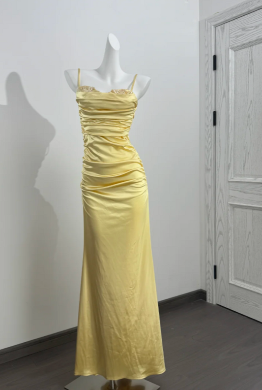 Elegantes gelbes Ballkleid mit Spaghettiträgern, figurbetont, aus Satin, langes Abendkleid DP05884
