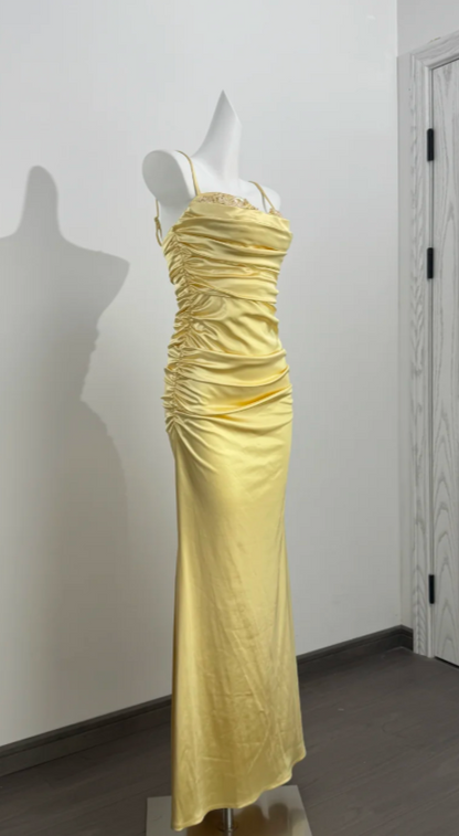 Elegantes gelbes Ballkleid mit Spaghettiträgern, figurbetont, aus Satin, langes Abendkleid DP05884