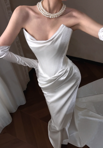 Simple Strapless Sheath Wedding Dress Satin Bridal Gown Sleeveless White Bridal Dress DP05898
