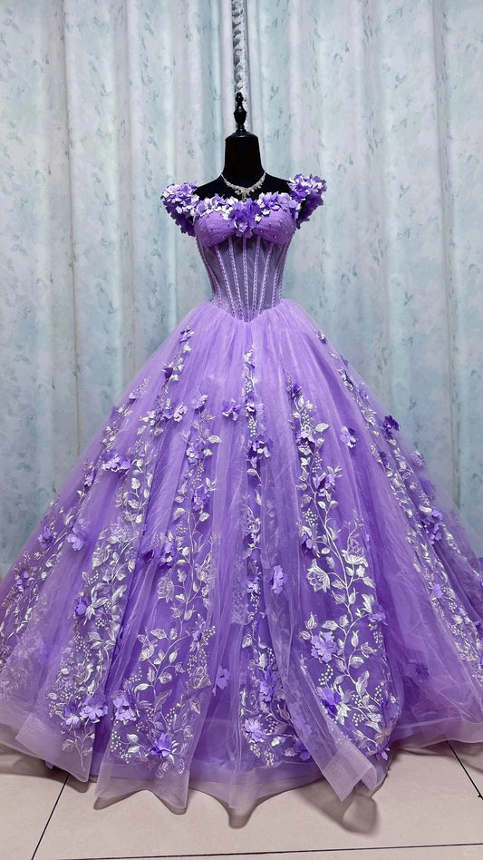 Niedliches lila Quinceanera-Kleid, schulterfreies Ballkleid mit Applikationen aus Tüll, Sweet 16 Kleid DP05906