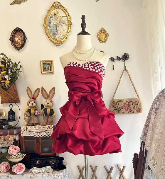 Chic Burgundy Birthday Dress Sweetheart A-line Satin Homecoming Dress DP05931