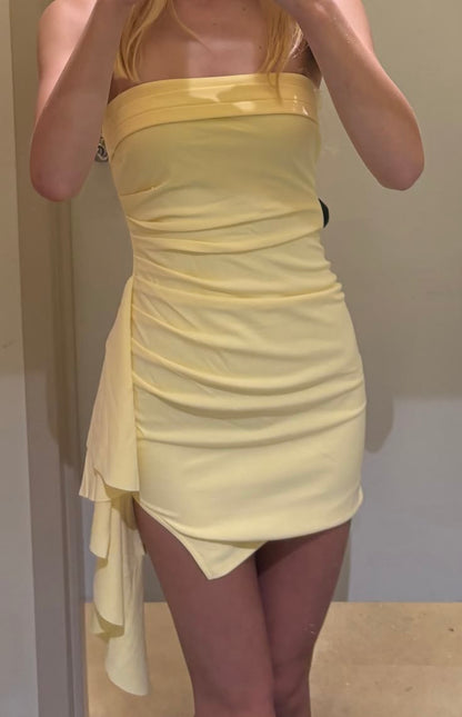 Chic Yellow Birthday Dress Strapless Sheath Satin Homecoming Dress DP05935