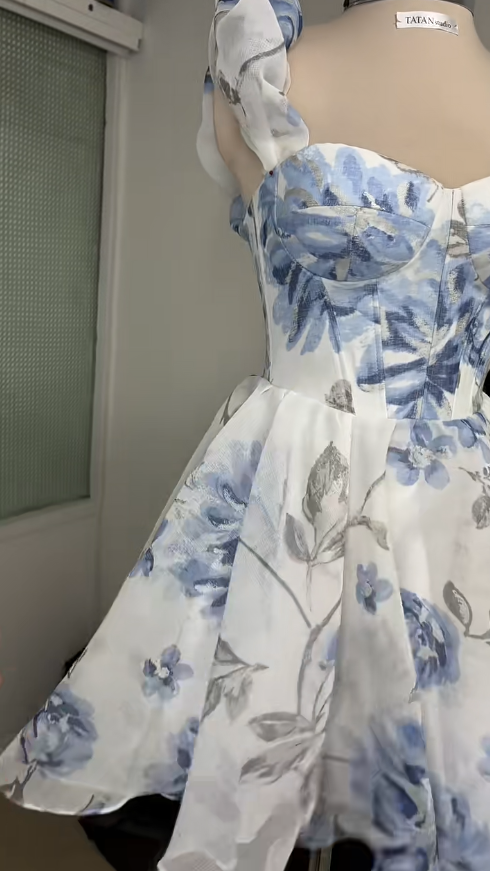 Robe de bal florale glamour avec bretelles, robe d'anniversaire trapèze, robe de fête de remise des diplômes en mousseline DP06003
