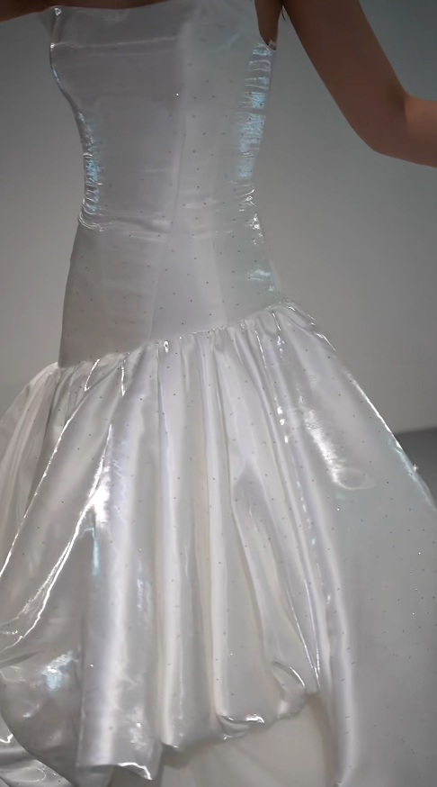 Robe de mariée élégante blanche bustier ligne A en satin DP06012