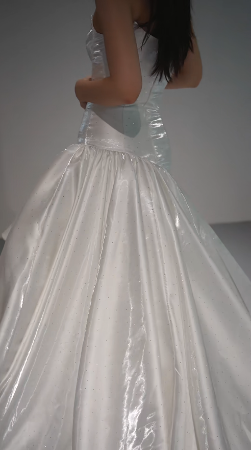 Robe de mariée élégante blanche bustier ligne A en satin DP06012