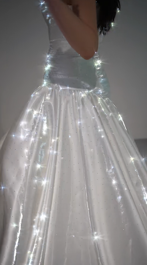 Robe de mariée élégante blanche bustier ligne A en satin DP06012