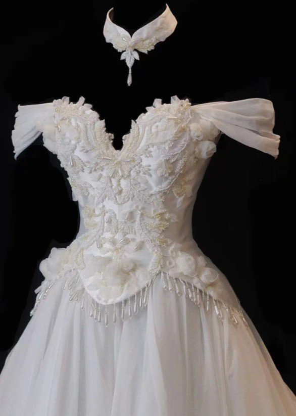Robe de mariée chic blanche fourreau à épaules dénudées robe de mariée en tulle DP06018