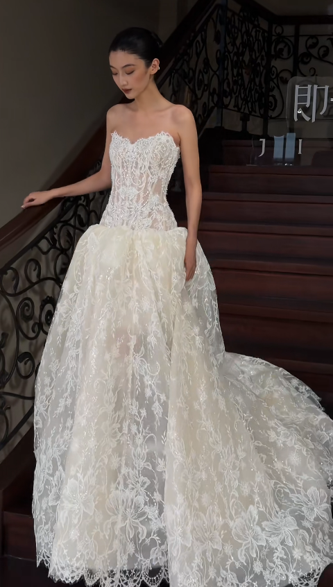 Modest Sweetheart White Wedding Dress Lace Bridal Dress A-Line Bridal Gown DP06058