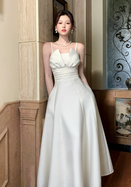 Glamouröses Spaghetti-Träger A-Linie Satin Langes Abendkleid Weißes Ballkleid DP06105