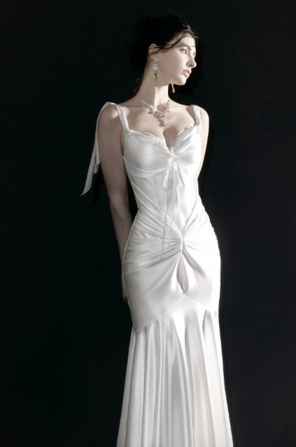 Glam Spaghettiträger Meerjungfrau Satin Langes Abendkleid Weißes Ballkleid DP06106