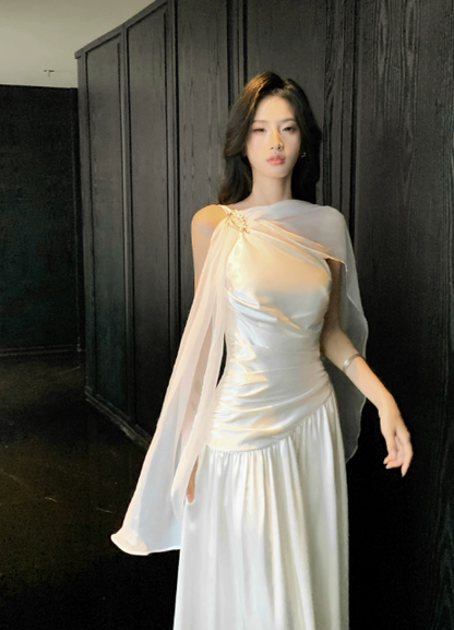 Robe de soirée longue fourreau asymétrique en satin blanc pour bal de promo DP06107