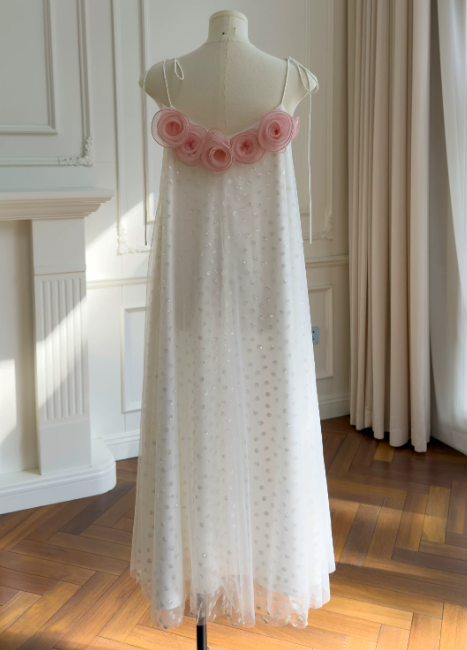 Elegantes langes Abendkleid aus Chiffon mit Spaghettiträgern in Weiß, Ballkleid DP06109