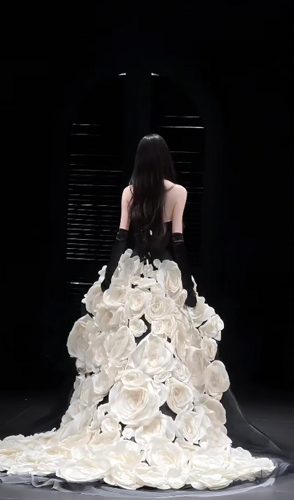Élégante robe longue de soirée noire en satin coupe trapèze robe habillée DP06147
