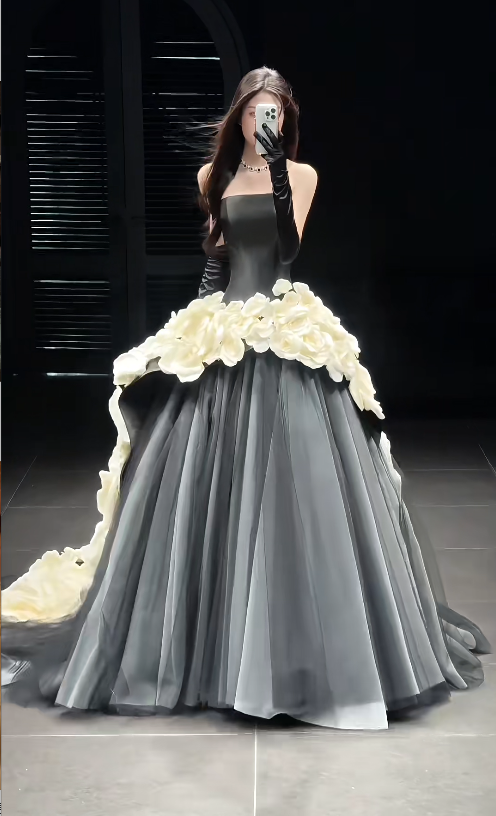 Élégante robe longue de soirée noire en satin coupe trapèze robe habillée DP06147