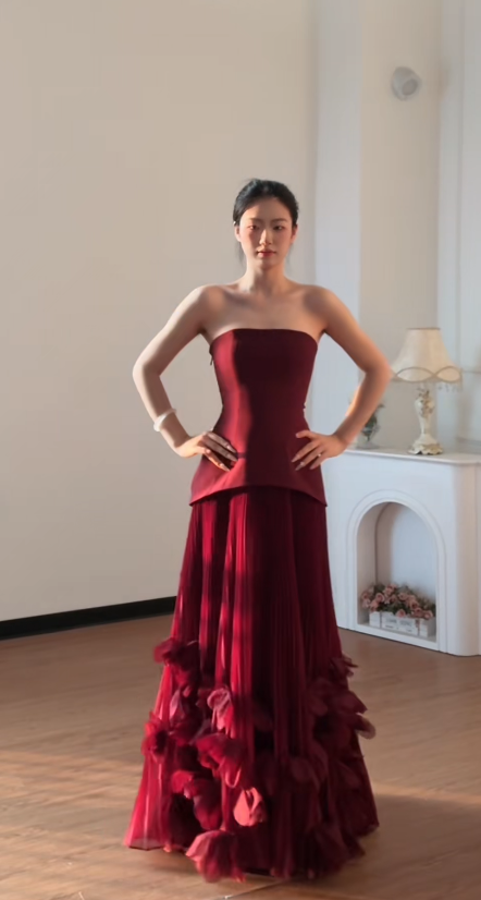 Chic Burgundy Prom Dress Strapless A-line Tulle Long Evening Dress DP06181