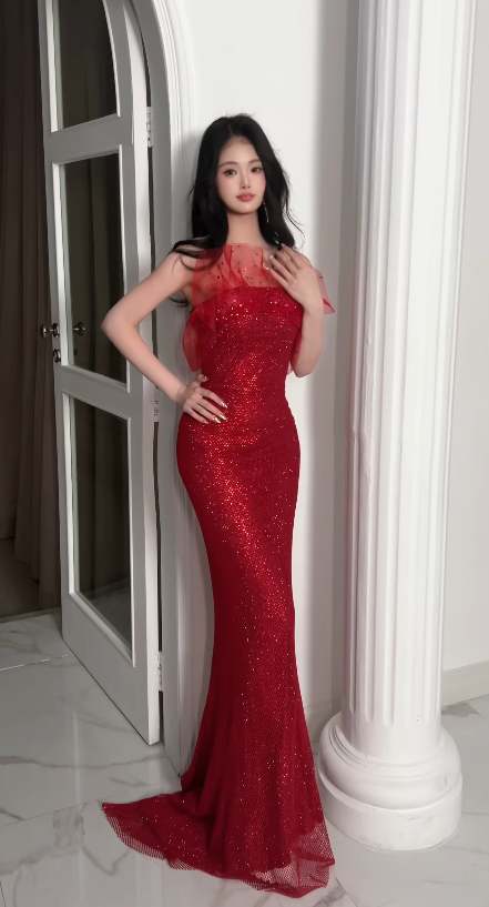 Elegantes rotes Ballkleid, trägerlos, Scheide, Tüll, langes Abendkleid DP06183