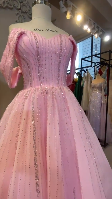 Elegantes rosa Ballkleid schulterfrei A-Linie Tüll langes Abendkleid DP06212