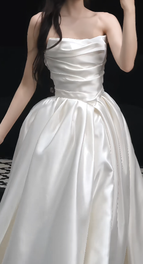 Einfaches trägerloses A-Linien Brautkleid Weißes Hochzeitskleid Satin Brautkleid DP06218