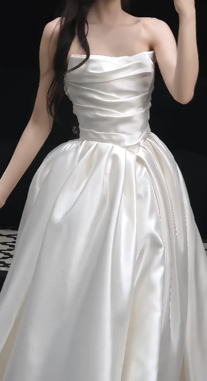 Einfaches trägerloses A-Linien Brautkleid Weißes Hochzeitskleid Satin Brautkleid DP06218