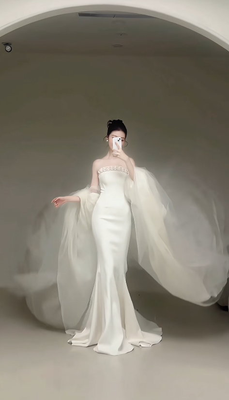 Einfaches trägerloses figurbetontes Brautkleid Weißes Brautkleid Chiffon-Brautkleid DP06223