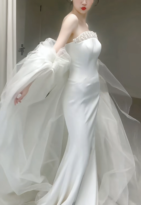 Einfaches trägerloses figurbetontes Brautkleid Weißes Brautkleid Chiffon-Brautkleid DP06223