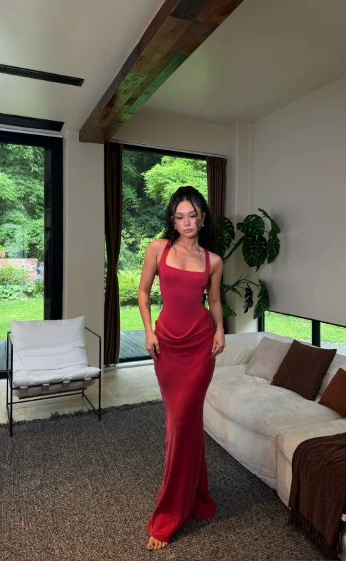 Robe de Soirée Chic Bourgogne avec Bretelles Fourreau Robe de Bal en Satin Robe Formelle DP06256