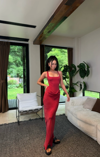Robe de Soirée Chic Bourgogne avec Bretelles Fourreau Robe de Bal en Satin Robe Formelle DP06256