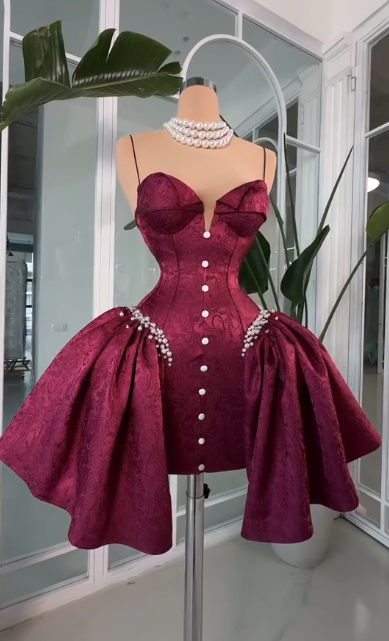 Sexy rotes kurzes Ballkleid Träger A-Linie Geburtstags-Kleid Satin Hoco-Kleid DP06263