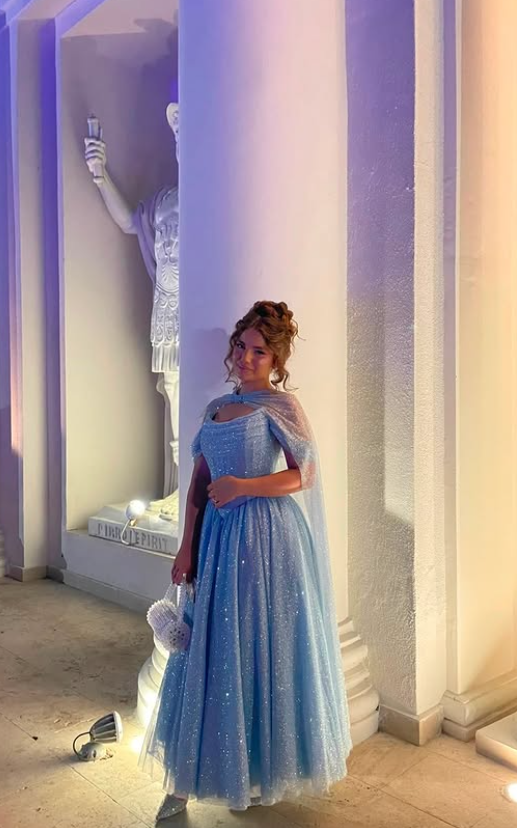 Elegantes schulterfreies A-Linien Tüll langes Abendkleid Blaues Ballkleid DP06274