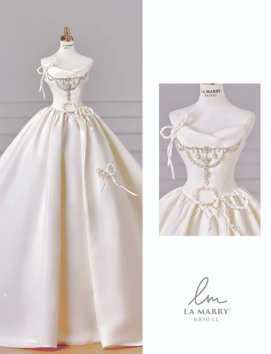 Zeitloses trägerloses A-Linien Hochzeitskleid Weißes Brautkleid Satin Brautkleid DP06293