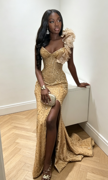 Robe de bal glamour dorée Robe fourreau pour soirée Robe de soirée en satin perlée DP06330