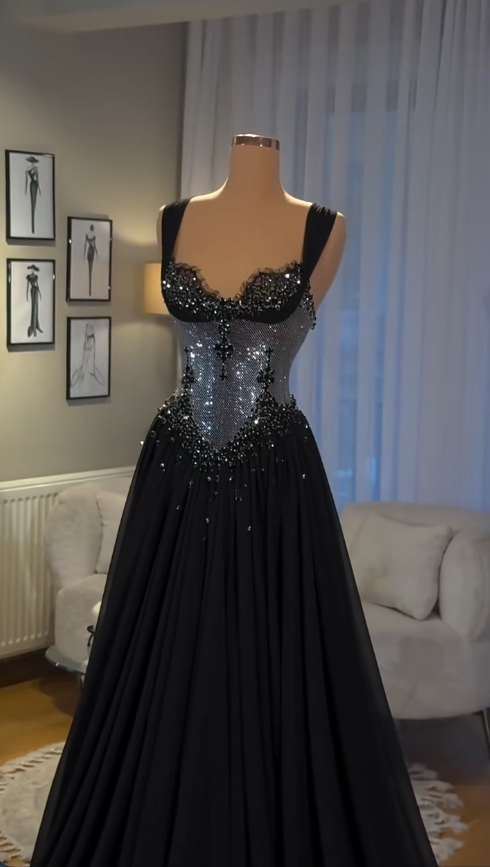 Élégante Robe de Soirée Noire Bretelles Ligne A Chiffon Robe de Bal DP06372