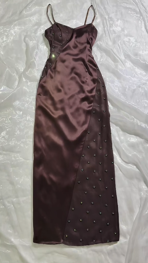 Robe de soirée élégante marron avec fines bretelles, robe de bal fourreau en satin DP06374