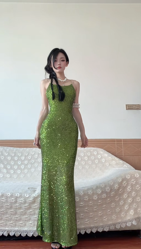 Robe de soirée élégante verte à fines bretelles fourreau à sequins pour le bal DP06377