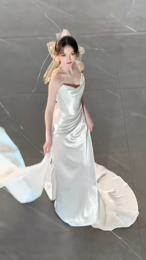 Simple Strapless Sheath Wedding Dress Satin Bridal Dress White Sleeveless Bridal Gown DP06410