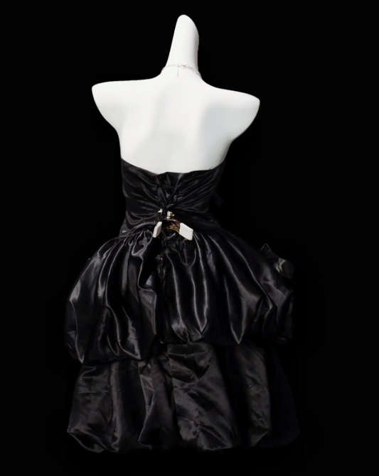 Elegantes schwarzes Geburtstagskleid Trägerloses A-Linien-Hoco-Kleid Satinkleid für Party DP06444