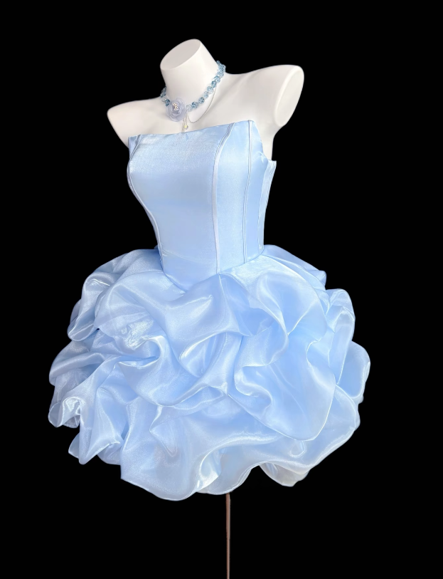 Hübsches blaues kurzes Homecoming-Kleid, trägerloses A-Linien-Geburtstagskleid, Chiffon-Partykleid DP06473