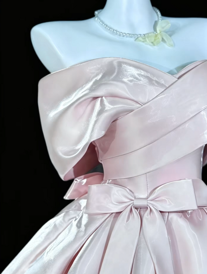 Hübsches kurzes rosafarbenes Homecoming-Kleid mit Trägern A-Linien-Geburtstagskleid Satin-Partykleid DP06476