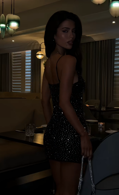 Kurzes schwarzes Homecoming-Kleid mit Trägern, Etui-Schnitt, Chiffon, Pailletten, Partykleid DP06484