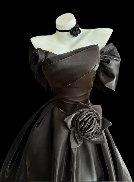 Elegantes schwarzes Ballkleid Trägerlos A-Linie Satin Langes Abendkleid DP06502