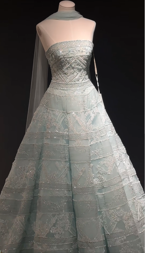 Elegantes hellblaues Ballkleid A-Linie Tüll Perlen langes Abendkleid DP06507
