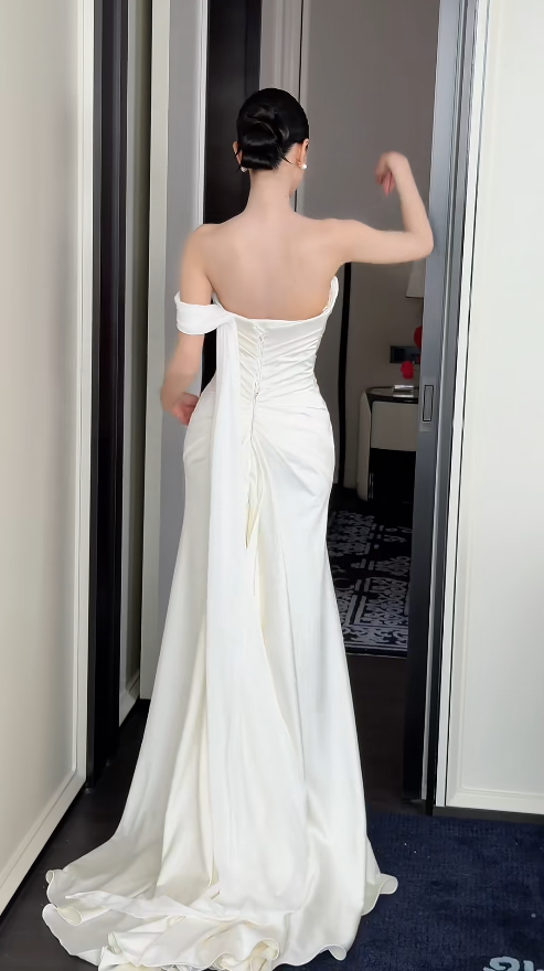 Modest One-shoulder Sheath Wedding Dress Satin White Bridal Gown DP06544