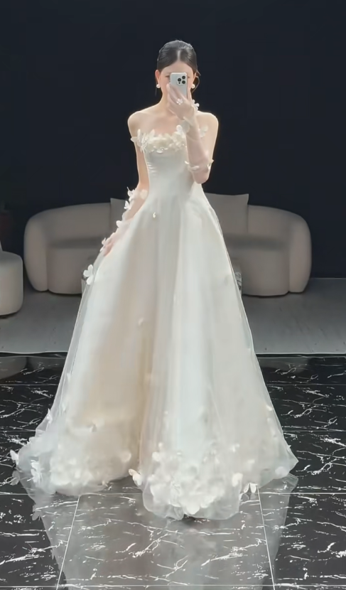 Modest Strapless A-Line Wedding Dress Tulle White Bridal Gown DP06546