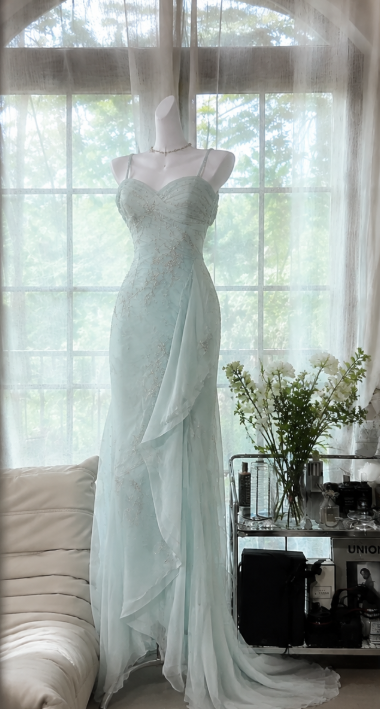 Wunderschönes grünes Abschlussballkleid mit Trägern, Etui-Schnitt, Perlen und Chiffon, langes Abendkleid DP06558