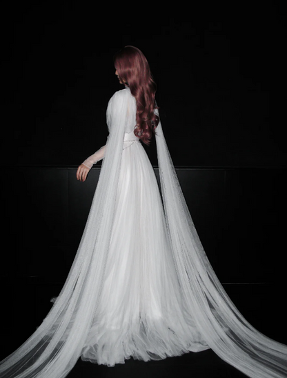 Elegantes, weißes Etui-Brautkleid aus Tüll für die Braut DP06626