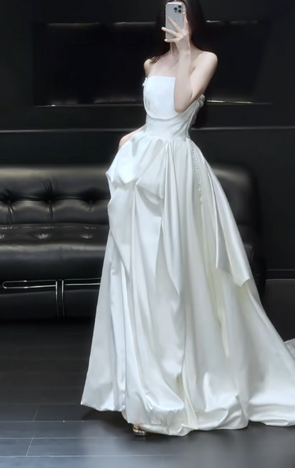 Elegantes weißes A-Linien-Brautkleid aus Satin für die Braut DP06632