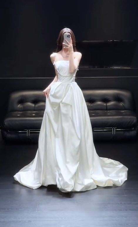 Elegantes weißes A-Linien-Brautkleid aus Satin für die Braut DP06632