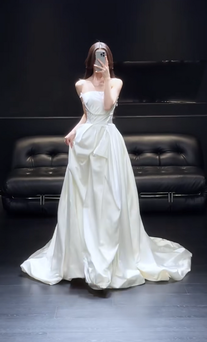 Elegantes weißes A-Linien-Brautkleid aus Satin für die Braut DP06632