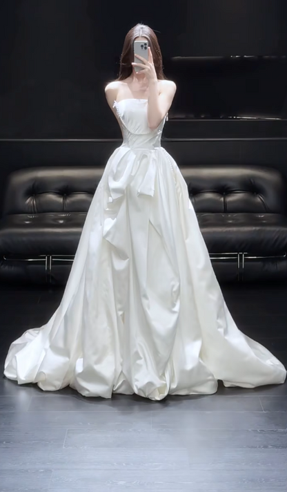 Elegantes weißes A-Linien-Brautkleid aus Satin für die Braut DP06632