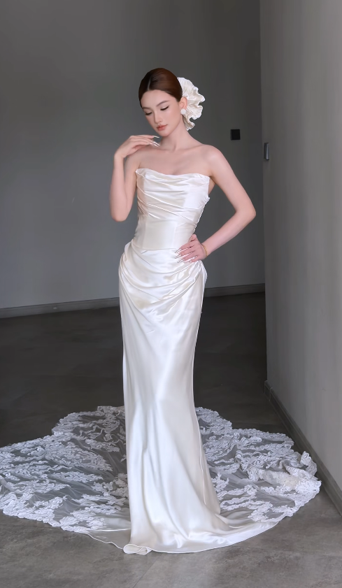 Chic White Sheath Satin Long Wedding Dress DP06774